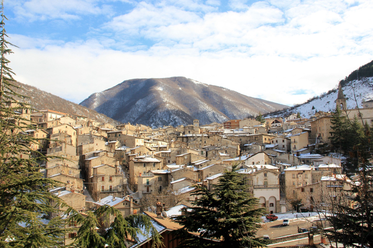 Reizen Abruzzo - Scanno hoog in de bergen