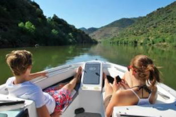 Speedboat activiteit tijdens een rondreis door het noorden