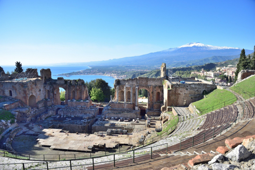 De Baai van Taormina op reis in het oostelijke deel van Sicilië